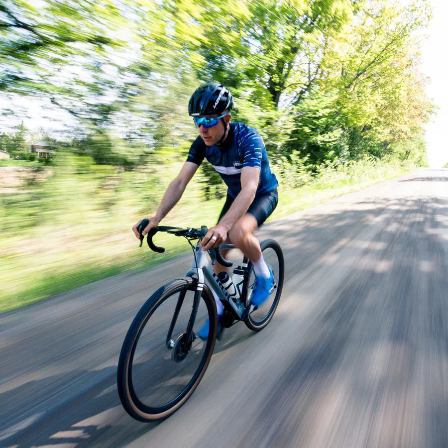Choosing a Carbon or Aluminum Road or Gravel Bike
